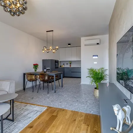 Апартаменты New Modern Mima