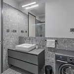 New Modern Mima Pula